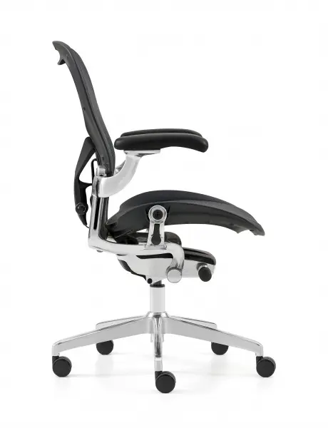Кресло эргономичное офисное Aeron Ultra MC, алюминий